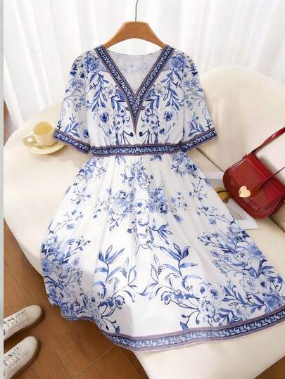 SHEIN LUNE 大码女式碎花V领短袖休闲连衣裙