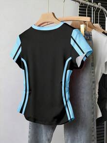 SHEIN 女士户外休闲运动上衣，撞色设计，蓝色、黑色，夏季新品，户外休闲，图案设计，多色，数字和字母印花，街头摄影风格，时尚女性必备，时尚设计，高可见度 - 彩色 - 查看 2