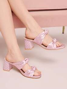 CUCCOO DOLLMOD Chaussures femme à bout rond en satin rose tendre, avec décoration de nœud à pois mignonne. Style rétro, talon épais, sandales à talons hauts pour le thé de l'après-midi - À peine rose - Voir 1