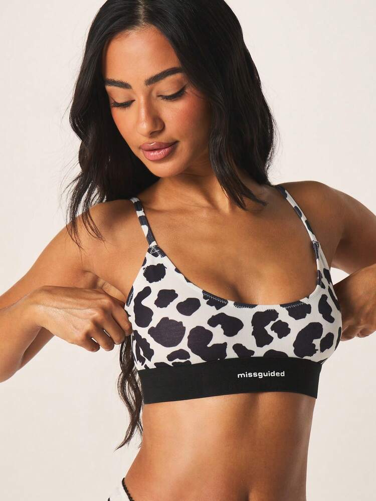 MISSGUIDED Bralette con estampado de leopardo con detalles en contraste de banda negra, tirantes ajustables, comodidad inalámbrica, lencería de uso diario