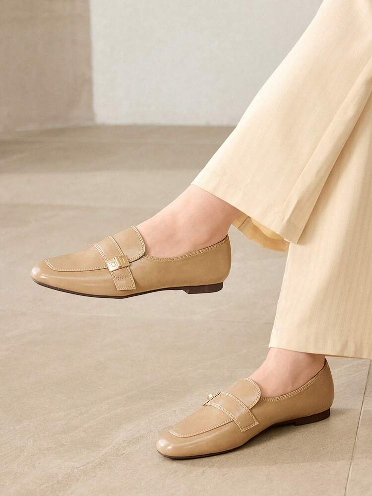 WOMEN PU LEATHER METAL DETAIL FLATS