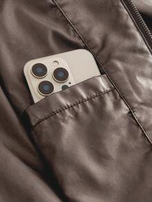 Manfinity VCAY 男士纯色口袋拉链长袖短款皮夹克 男士皮夹克 拉链夹克 男士休闲夹克 摩卡色夹克 男士棕色飞行员夹克 男士棕色宽松夹克 男士翻领夹克 男士飞行员夹克 男士仿皮夹克 - 鏽棕色 - 查看 7