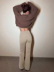 Abrilcols 极简主义通勤与家居服杏色高腰紧身喇叭女式针织裤 - 卡其色 - 查看 2