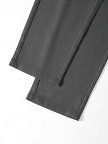 Calvornis 纯色褶裥休闲裤，带腰带环，男士正装裤，高腰男士长裤，卡其色男士褶裥西装裤，男士休闲裤，适合日常休闲、周末旅行、户外活动、探险旅行、轻松的工作环境或半正式场合，也是送给男友/丈夫、周年纪念日或圣诞节的理想礼物。 - 深灰色 - 查看 5