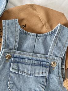 SHEIN Playful Pals 男婴牛仔背带裤，休闲时尚，百搭可爱，肩带可调节，宽松版型，柔软棉质牛仔面料，适合春、夏、秋、冬四季穿着。 - 中等水洗藍 - 查看 8