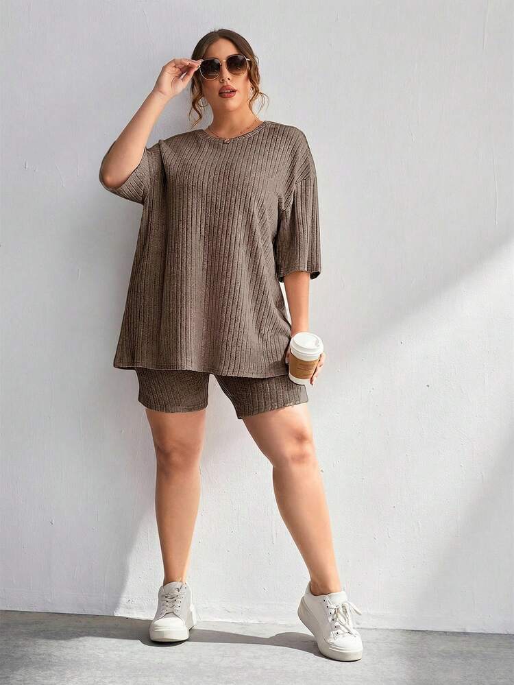 SHEIN Essnce Plus Size Summer Casual Solid Color T-Shirt And Shorts 2 Pieces Set - Khaki - View 5