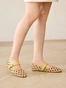 MOTF PREMIUM 复古优雅通勤波点网眼搭扣鞋 - 黃色 - 查看 6