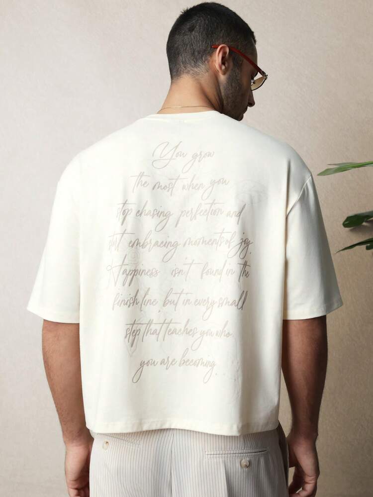 Kastenförmig geschnittenes T-Shirt mit Rückentext