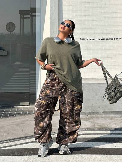 Muchica 大码女式短袖印花T恤和工装裤两件套，春夏款