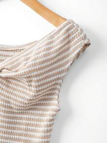 GlowEve Women's Khaki Pineapple Jacquard Off-Shoulder Ruffle Fitted Summer New Fashionable Elegant T-Shirt - Khaki - View 3