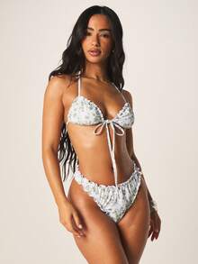 MISSGUIDED Women's High Waisted Ruffled Floral Print Bikini Bottom With Lettuce Edge Detail Summer Beach Swimwear - Multicolor - View 1