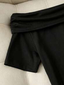 1 Conjunto de Camiseta Ajustada Negra de Manga Corta y Hombros Descubiertos Casual y Elegante para Mujer, Combinada con Falda Corta a Rayas Azul y Blanca de Moda con Cinturón - Negro - Ver 4