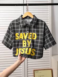 SHEIN Teenage Girls' Black & White Plaid Letter Print Drop Shoulder Short Sleeve Shirt, Children's Cropped Cardigan, Shirt Collar, Drop Shoulder Design, Low Neckline, Girls' Plaid & Letter Print Short Sleeve Top, Suitable For Daily Wear, Outings, Spring & Summer - Black and White - View 8