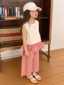 DAZY Bộ đồ thường ngày cho bé gái, gồm áo thun cổ tròn in hình quả anh đào, viền bèo nhún và quần ống rộng. - Đỏ - Xem 2