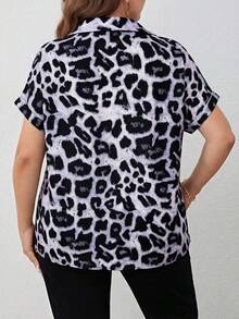 SHEIN Clasi 大码女式豹纹短袖单排扣休闲衬衫 - 紫丁香色 - 查看 2