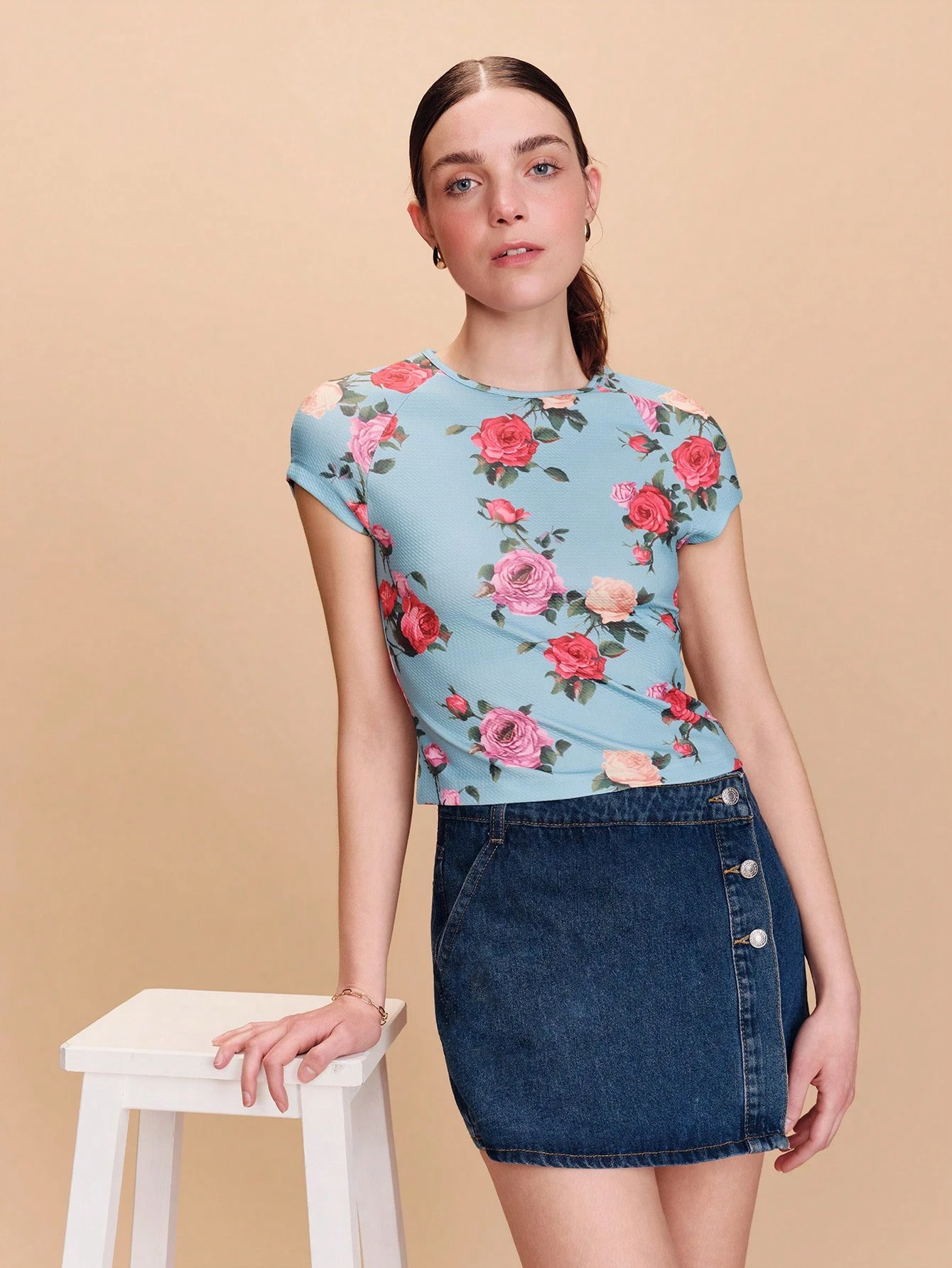 Blue Crinkle Textured Short Sleeve Tshirt With Vintage Pink And Red Rose Floral Print Spring Summer French Style Parisian Style Casual Outfit For Women Vintage Outfit For Women Retro Outfit For Women Women S Summer Outfits