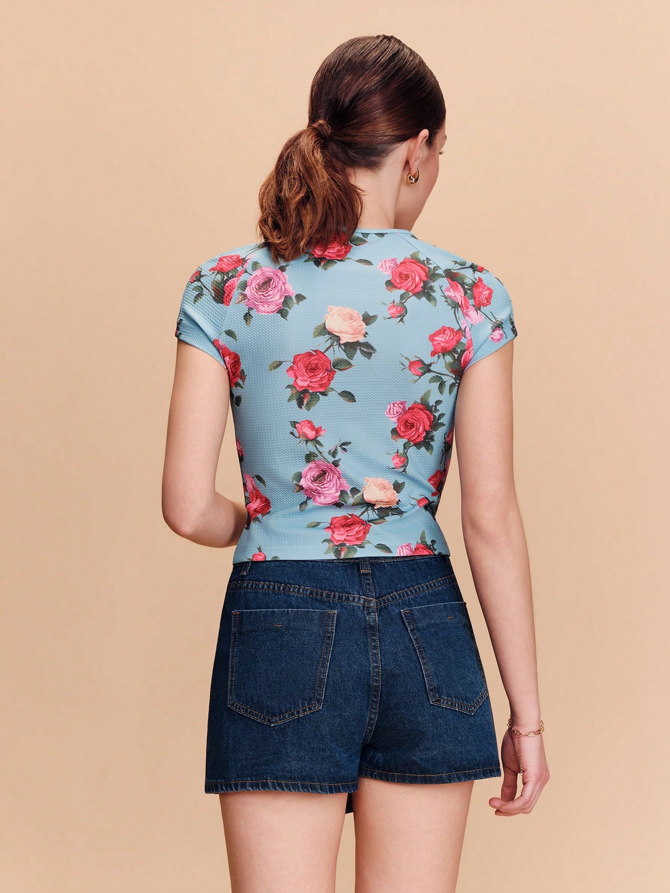 Blue Crinkle Textured Short Sleeve Tshirt With Vintage Pink And Red Rose Floral Print Spring Summer French Style Parisian Style Casual Outfit For Women Vintage Outfit For Women Retro Outfit For Women Women S Summer Outfits