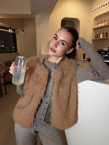 Abrilcols 女士时尚无袖仿皮草背心，秋冬女士棕色背心无袖外套，女士仿皮草背心无袖皮草外套，棕色皮草背心，女士奢华服装，女士冬季服装 - 駝色 - 查看 1