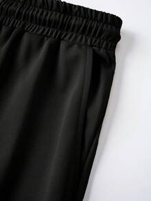 Manfinity EMRG Conjunto de camiseta y pantalones cortos de estilo callejero para hombres "GAME OVER" en contraste blanco y negro - Multicolor - Ver 5