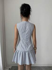 Modelyn Đầm ngắn nữ kẻ sọc cổ tròn khoét lỗ không tay kiểu dáng thường ngày - Màu xanh lam - Xem 2