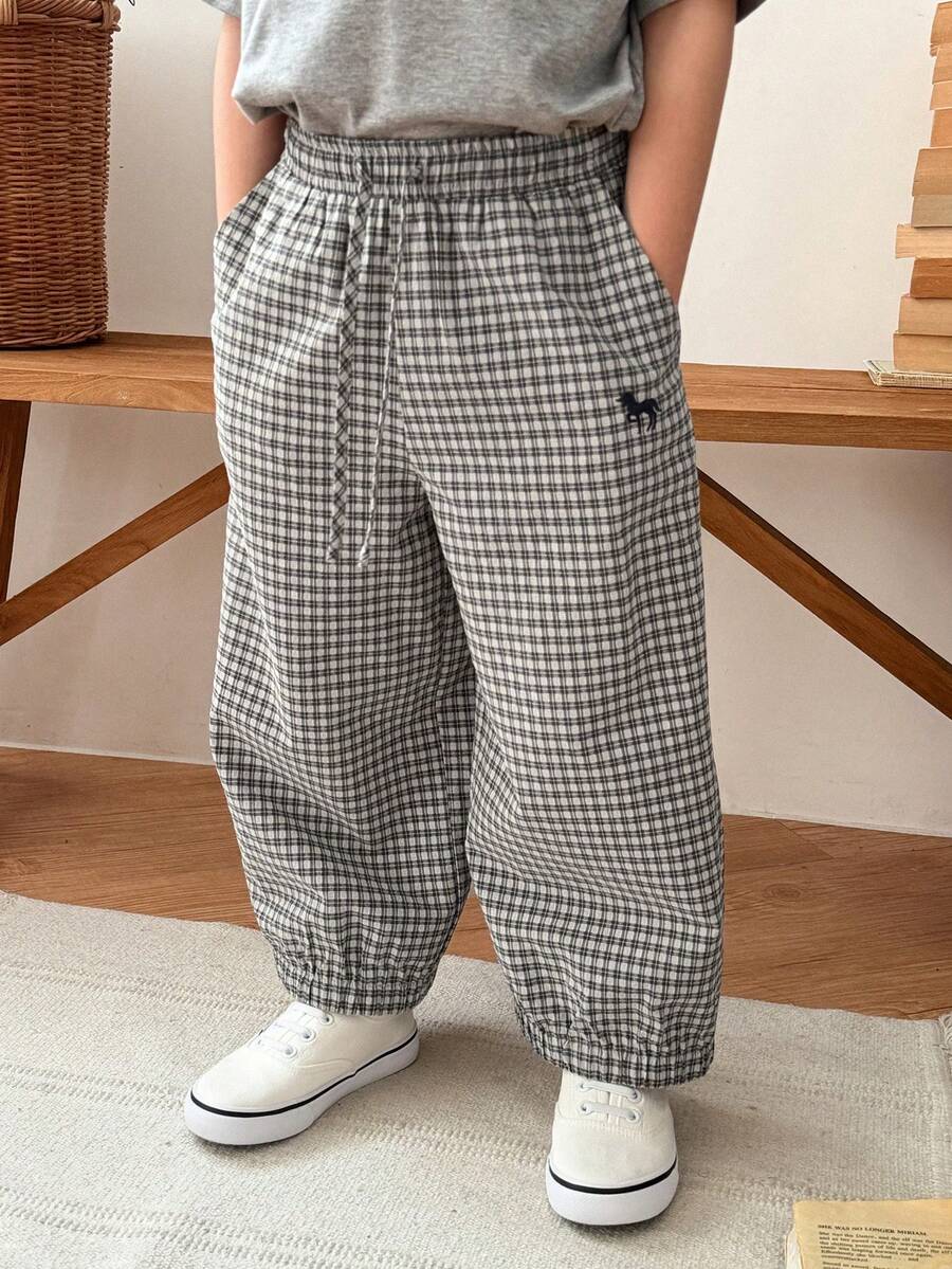 Dazy Kids Young Boy Plaid Print Embroidery Drawstring Waist Slant Pocket Pants - Black and White - View 1
