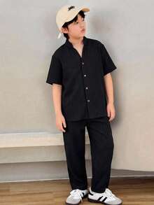SHEIN 两件套儿童/青少年男童休闲舒适立领开襟宽松短袖衬衫和直筒宽松裤套装 - 彩色 - 查看 2