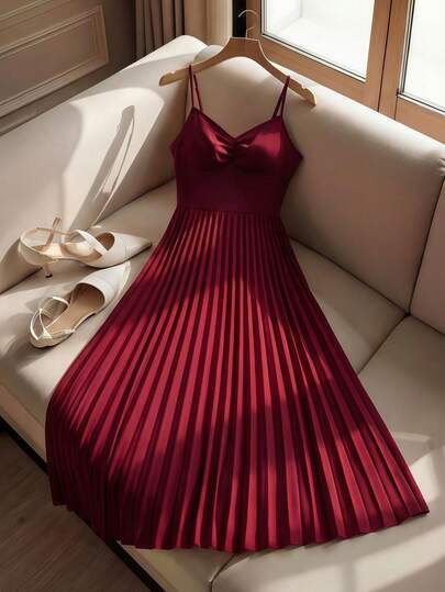 Franclia The Burgundy, Subtly Patterned Fabric Has A Crisp, Draping Drape, And The High-Waisted A-Line Skirt Is Slimming. Vintage And Elegant, It's Perfect For Birthday Parties, Afternoon Tea, And Other Occasions, And Pairs Well With Delicate Accessories. Carnival Women's Clothing, Elegant Party Dress, Long Party Dress, Women's Wedding Guest Dress, Wedding Guest Party Dress, Summer Outfit, Spring Dress, Spring Outfit, Women's Vacation Outfit, Summer Holiday Outfit, Women's Elegant Outfit, Elegant Party Dress, Red Dress, Women's Red Dress, Red, Slip Dress, Wedding Season.Graduation Season Attire, Fashionable Casual Commuter Wear, Business Office Wear, Versatile And Stylish Everyday Casual Wear, Urban Teacher's Professional Attire