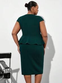 Chikora Plus Size Dark Green Summer Elegant Formal Women's Two-Piece Set,Minimalist Jacquard Knit 2 Pieces Short Sleeve Business Professional Office Outfits - Green - View 3