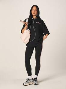 Missguided x Playboy Oversized Graphic T Shirt With Pink Bunny Print Short Sleeve Crew Neck Cotton Casual Streetwear Fashion Top - Black - View 4