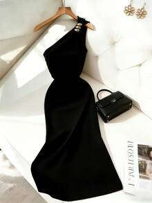 Franclia Vestido de Moda Feminino de Cor Sólida com Decoração Assimétrica nos Ombros e Sem Mangas - Preto - Visão 6