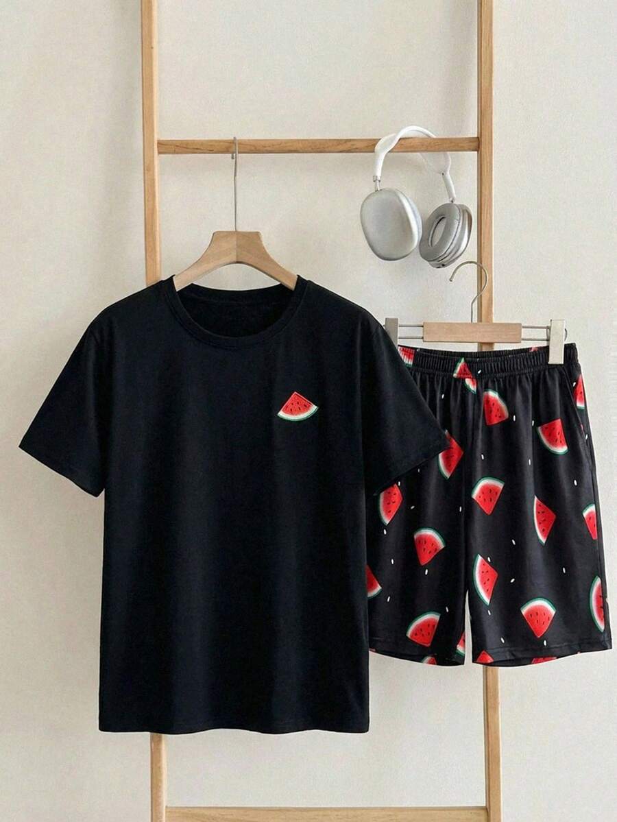SHEIN 青少年男童水果图案卡通印花圆领黑色全印花短裤T恤套装，休闲、上学、旅行、户外、音乐节、假日派对、夏季海滩，面料柔软，百搭，适合春夏穿着。 - 黑色 - 查看 1