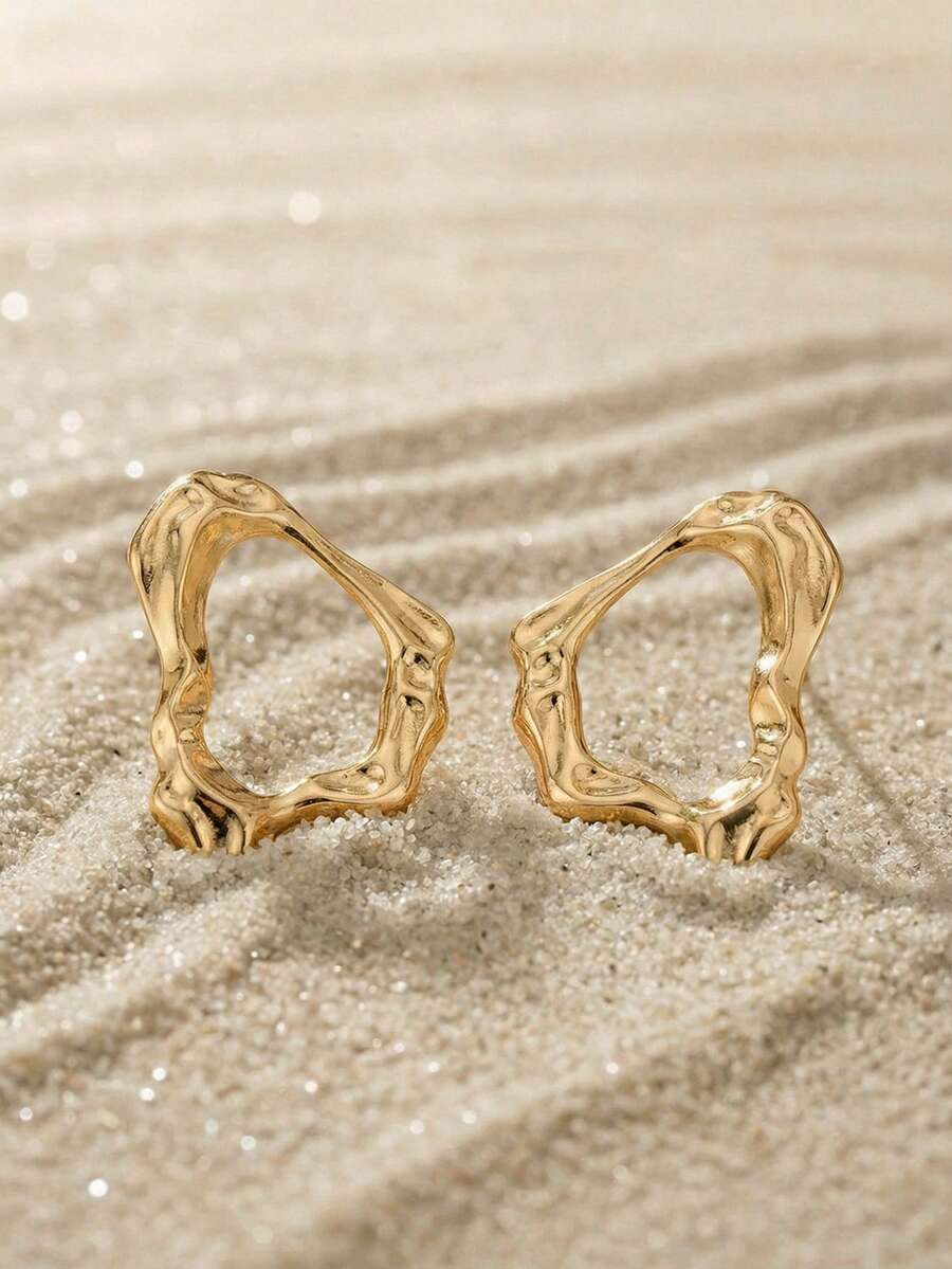 Arave 1 Pair Of European & American Geometric Asymmetrical Hollow Stud Earrings - Yellow Gold - View 1