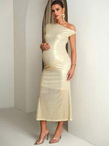 MaterniChic Vestido elegante de festa para gestantes com decote assimétrico metálico e cauda de sereia. - Ouro - Ver 1