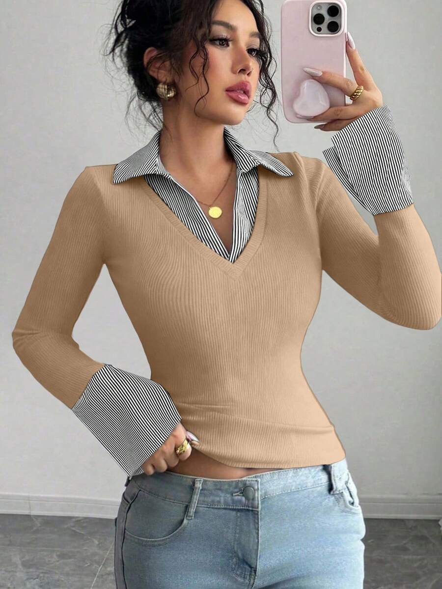 SHEIN Raffinéa 蓝色条纹印花撞色女式简约V领Polo衫,弹力修身打底,适合休闲、夜店、商务休闲、音乐会、办公室等场合穿着,尽显老钱风范。纯色罗纹针织面料,高弹力,超柔软舒适,亲肤贴身,修身剪裁,休闲日常性感派对街头度假旅行约会必备,春夏秋冬新款喇叭袖长袖T恤。 - 卡其色 - 查看 1