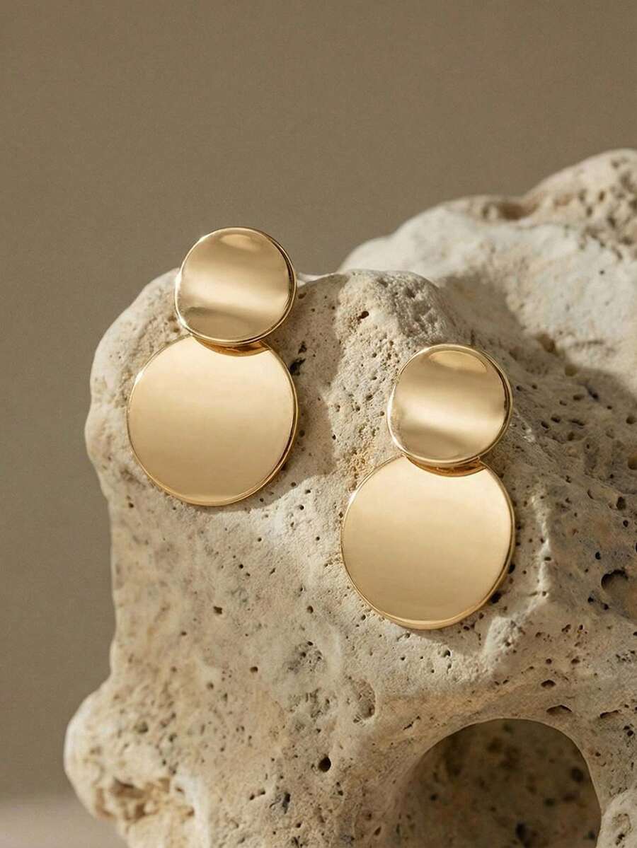 Arave 1 Pair Retro Fashion Versatile Chic 3D Smooth Metal Circle Earrings - Yellow Gold - View 1