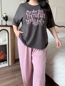 Dazy Plus Bộ đồ ngủ nữ cỡ lớn in chữ, kiểu dáng thường ngày, áo tay ngắn và quần rộng, thích hợp cho mùa xuân/hè. - Xám - Xem 10