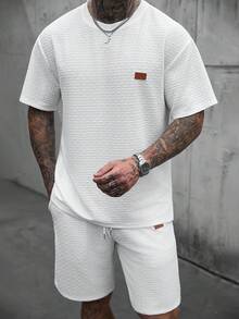 Manfinity CasualCool 男士休闲纯色短袖T恤短裤套装，夏季，男士经典款，日常休闲，周末旅行，户外活动，探险旅行，轻松工作环境或半正式场合，男友/老公礼物，周年纪念/生日礼物，派对，夏季假期，婚礼，春夏，复活节，舒适男士白色纹理针织运动套装，圆领T恤搭配松紧腰短裤，休闲夏季服装，男士白色两件套裤装，男士白色两件套服装，男士休闲两件套，男士夏季两件套，男士夏季运动服 - 白色 - 查看 5