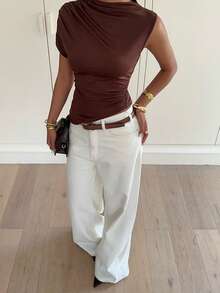 Siren Gaze 棕色女式纯色立领单肩短袖褶皱修身时尚T恤衫，女士上衣，女士短袖上衣 - 棕色 - 查看 5