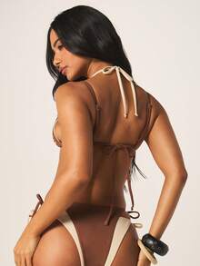 MISSGUIDED Conjunto de bikini de dos piezas para mujer con detalles metálicos con tachuelas, parte superior de triángulo con cuello de halter y Bottom de tiras laterales anudadas, ropa de playa de verano - Café integral - Ver 2