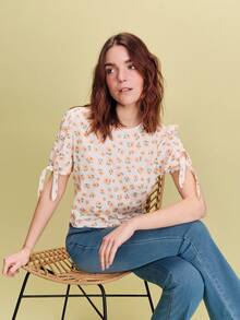 lacRébo Maglietta a maniche corte con stampa floreale, dettaglio con laccio sulla manica, top estivo con stampa ditsy, adatto per vacanze e picnic, nuova collezione abbigliamento estivo da donna - Multicolore - Visualizzare 1