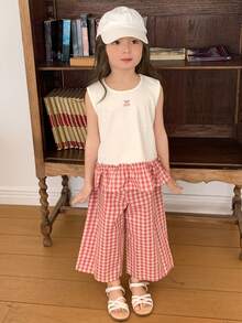 DAZY Bộ đồ thường ngày cho bé gái, gồm áo thun cổ tròn in hình quả anh đào, viền bèo nhún và quần ống rộng. - Đỏ - Xem 7