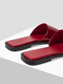 MOTF PREMIUM Giày nữ mùa hè bùng nổ, phong cách retro, màu đỏ ấm áp, gợi cảm, mũi vuông, hở mũi, đế bằng, đơn giản, đa năng, thoải mái, nhẹ nhàng, phong cách bãi biển. - cổ điển màu đỏ - Xem 7