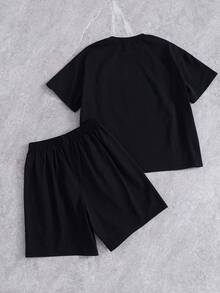 SHEIN Bộ đồ thể thao nam tuổi teen kiểu Hàn Quốc, gồm áo thun ngắn tay cổ tròn in họa tiết phối màu và quần short, thích hợp cho đi làm, đi học, du lịch, thể thao, mùa xuân/hè, lễ hội, tiệc tùng, dã ngoại, bãi biển, kỳ nghỉ, ngày Valentine, đám cưới. - Nhiều màu - Xem 4