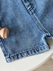 SHEIN Playful Pals Quần short denim thường ngày cho bé trai, chất liệu nhẹ, màu xanh nhạt, kiểu dáng đường phố dễ thương, dáng rộng thoải mái, dây đeo có thể điều chỉnh, chất liệu denim cotton mềm mại, phù hợp cho mặc hàng ngày, dự tiệc, đi học, đi làm, mẫu mới mùa xuân/hè. - Rửa trung bình - Xem 4