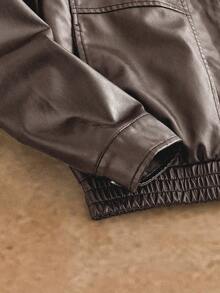 Manfinity VCAY 男士纯色口袋拉链长袖短款皮夹克 男士皮夹克 拉链夹克 男士休闲夹克 摩卡色夹克 男士棕色飞行员夹克 男士棕色宽松夹克 男士翻领夹克 男士飞行员夹克 男士仿皮夹克 - 鏽棕色 - 查看 3