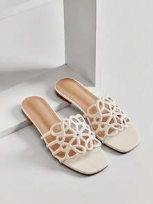 SHUZIA Sandal đế bằng nữ thanh lịch với họa tiết hoa khoét hở. - Màu be - Xem 6