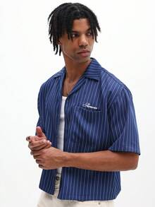 SUMWON 修身竖条纹短袖纽扣衬衫，后背刺绣，夏季休闲衬衫 - 藏蓝色 - 查看 4