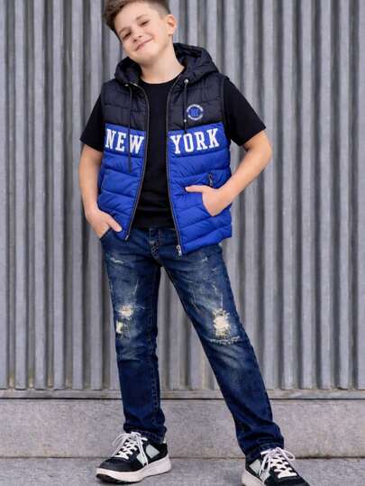Set chaleco acolchado y jeans niño casual urbano con capucha look street combinado outfit moderno juvenil