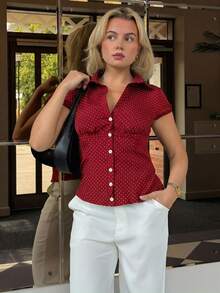 Bethéva Áo sơ mi nữ tay ngắn cổ bẻ in chấm bi ôm vừa vặn - Đỏ - Xem 6