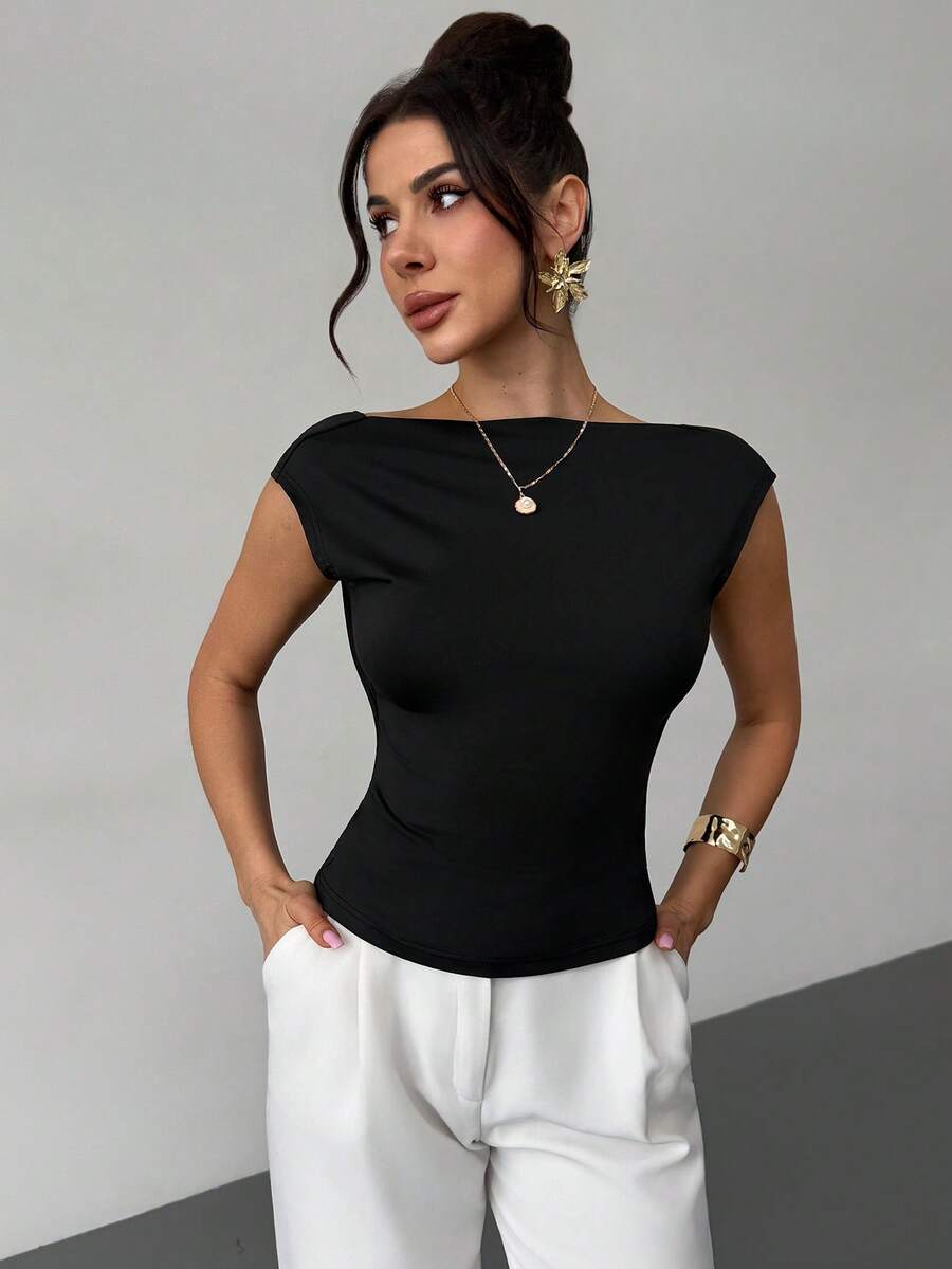 Firerie Camiseta casual de verano y primavera elegante para mujer, camiseta de cuello barco de murciélago negra sin espalda con decoración de hebilla de metal, adecuada para vacaciones, actividades al aire libre, ir al trabajo, uso diario, versátil, profesora - Negro - Ver 1